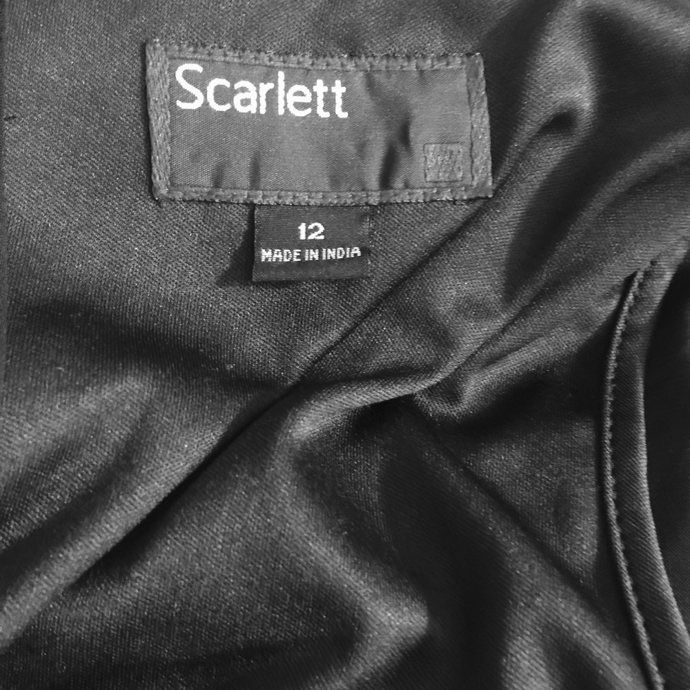 Scarlett Dress. Black.  Sz. 12. - Picture 6 of 9